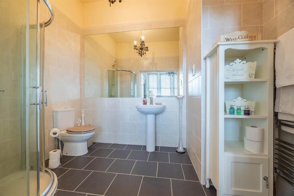 Bedroom 2 En-Suite