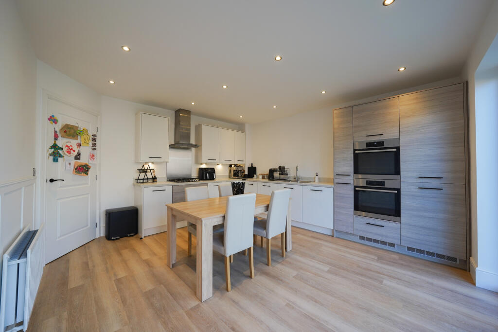 listing_849302_0013_a8b33f32