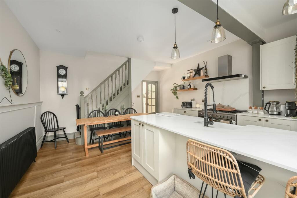 37 CLIFTON ROAD - TN35 (7).jpg