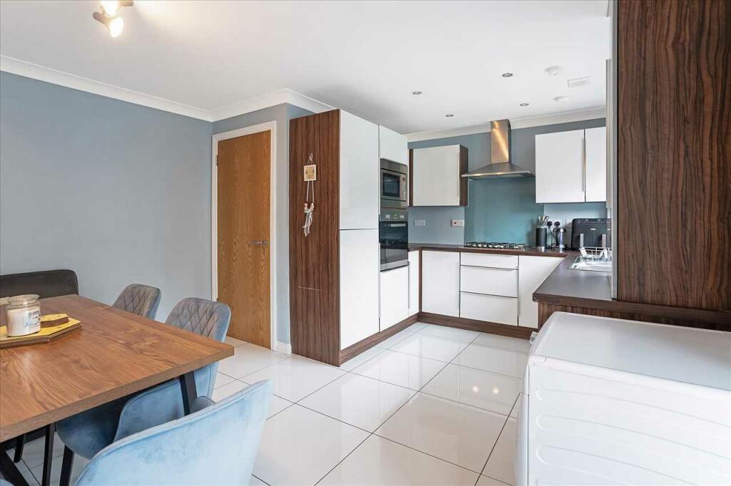 Dining Area (2)