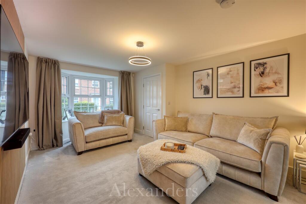 8 Howards Close-07.jpg