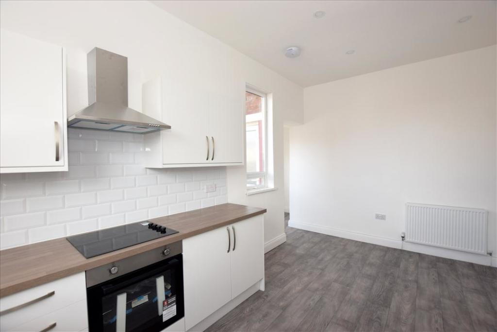 ADDITIONAL KITCHEN PHOTO