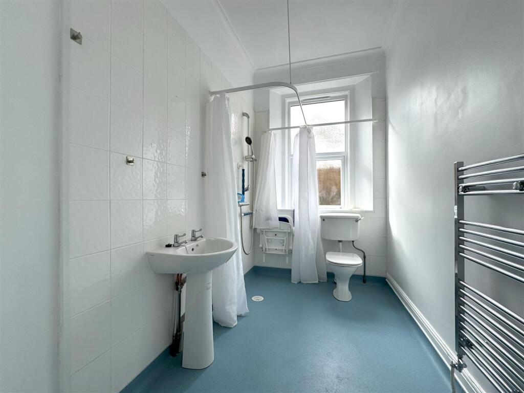 Shower room.jpg