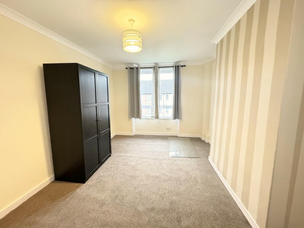 Bedroom 1 (2)