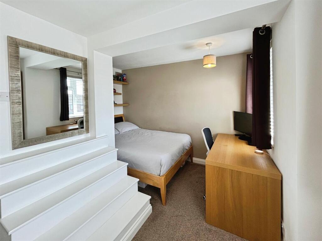 e54e4b47--4503-AFCE-BFC8A015A696-95521-00003F30859