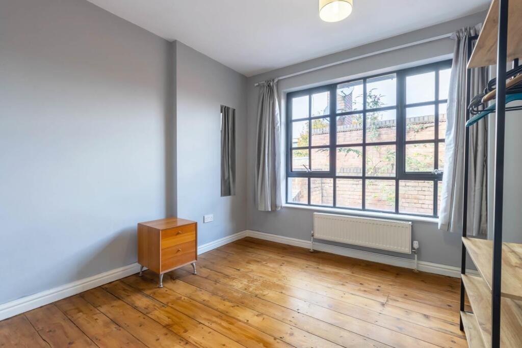 Second bedroom