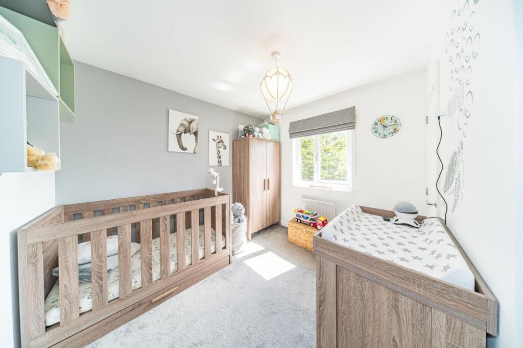 11 Atherton Drive bedroom 3.jpg