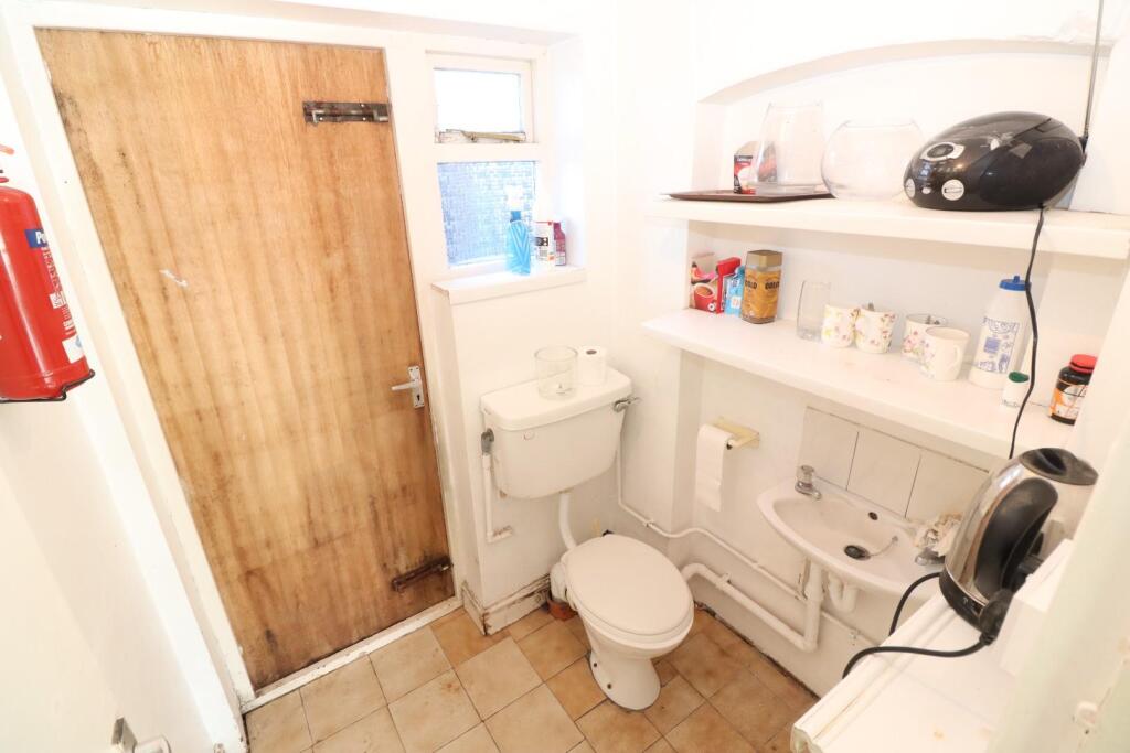 Shop Cloakroom/Kitchenette/WC