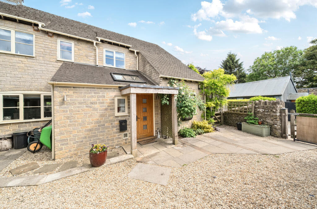 1297476-7-682f3c6...