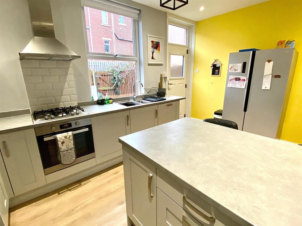 hirst street 16 kitchen 1.jpg