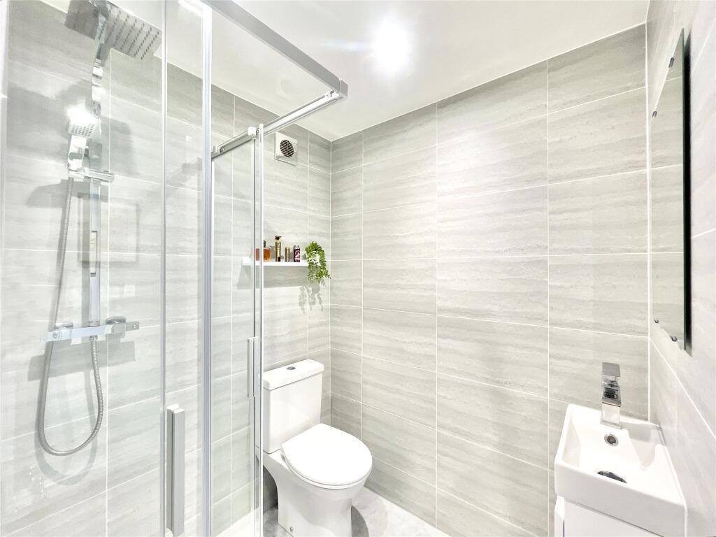 En Suite Shower Room
