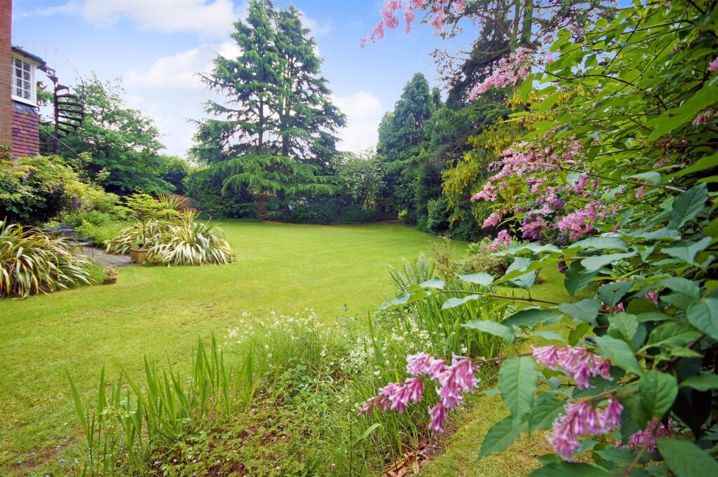 Communal Grounds