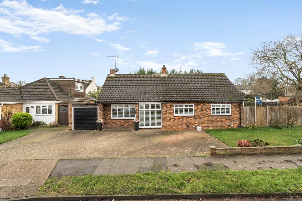 Stewart Avenue, Shepperton, TW17