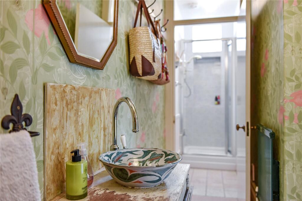 Wc Shower Room