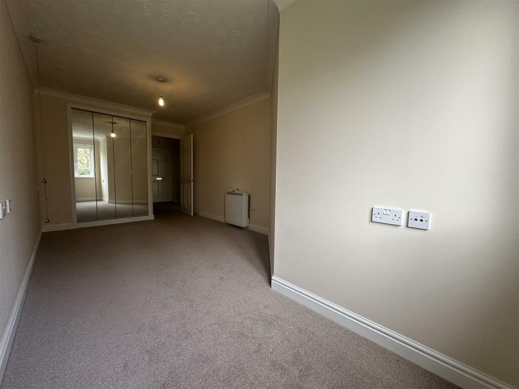 flat 10 - 5.jpg