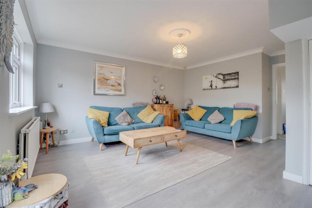 9 HEYBRIDGE DRIVE-8.jpg