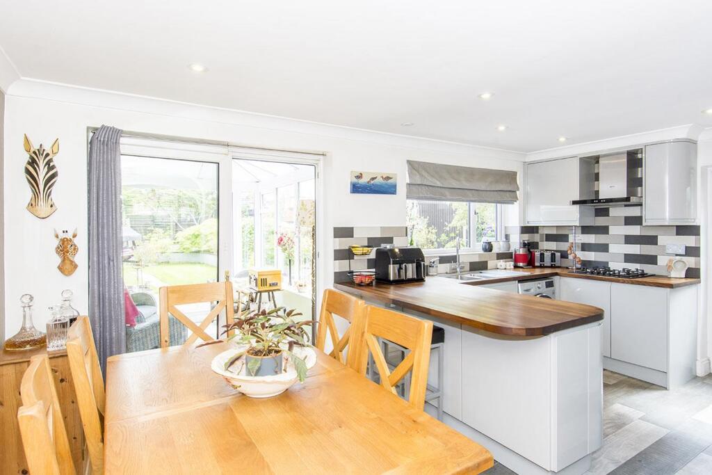 Kitchen/Breakfast Room