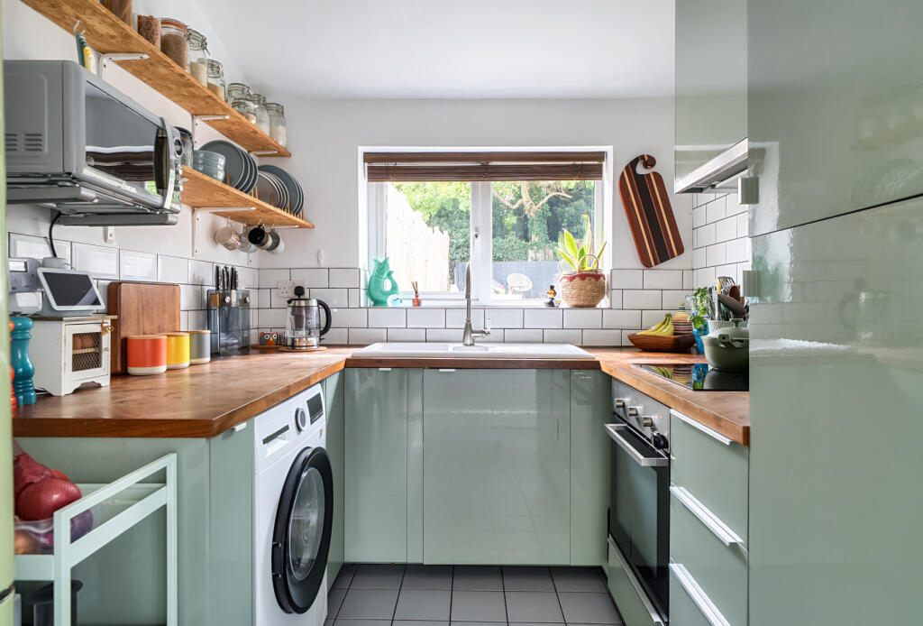 1335909-7-68a5fbd...