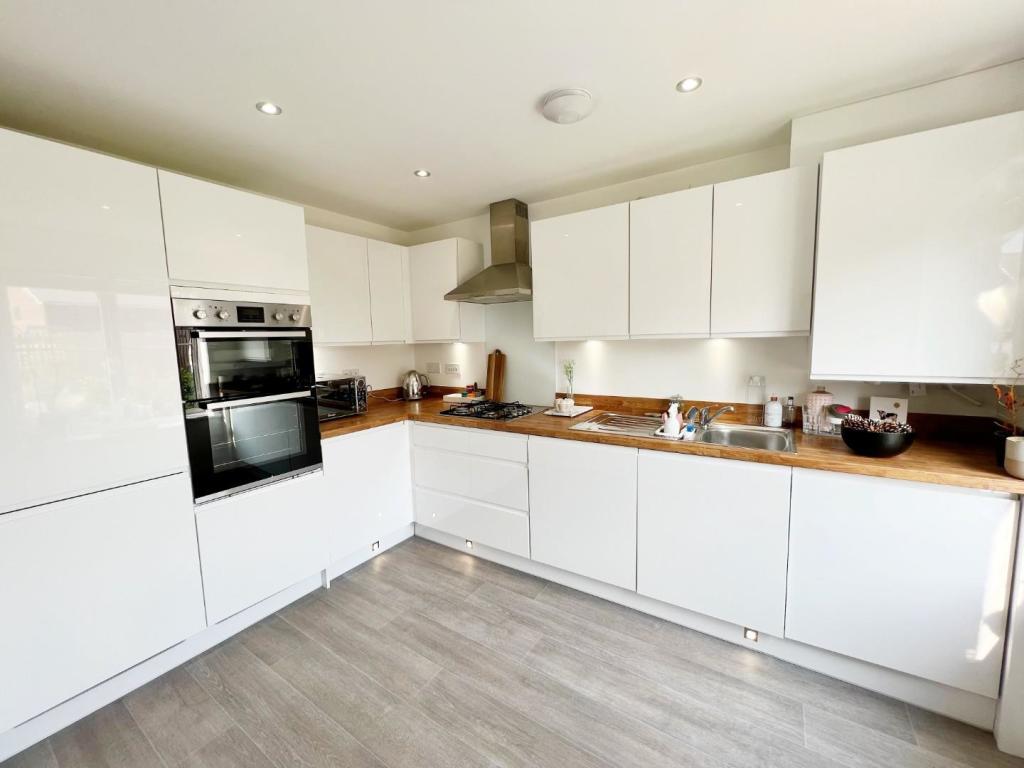 Kitchen pic 4.jpg