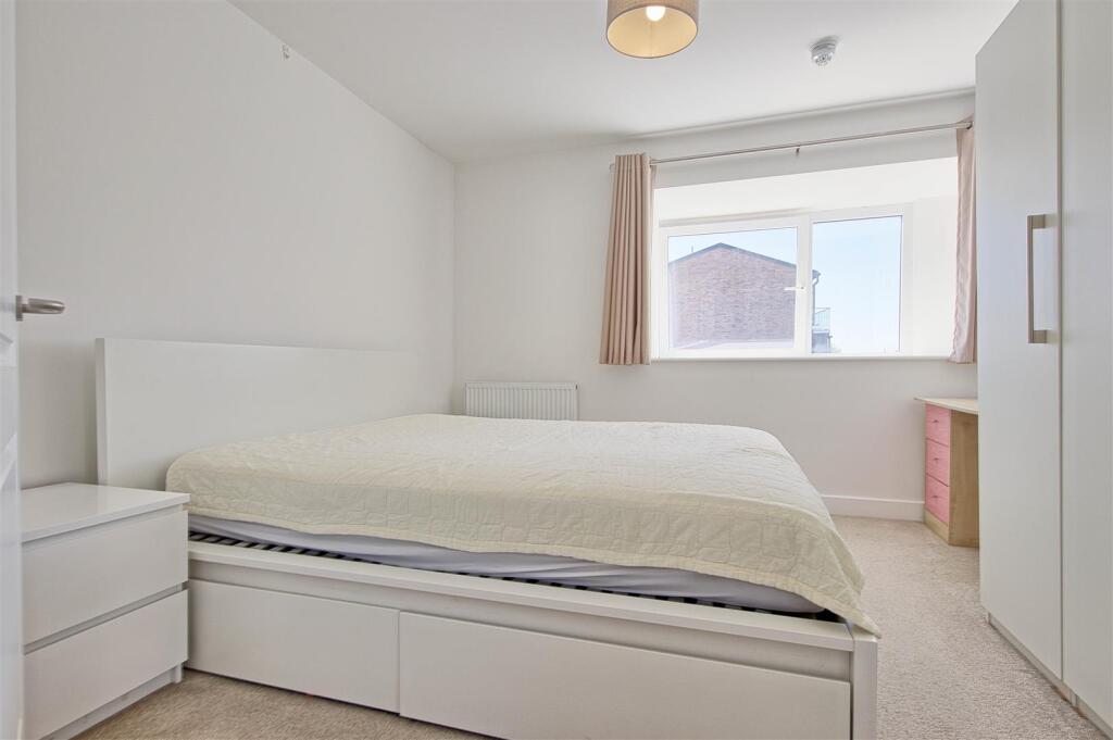 Bedroom 1 - 3.jpg