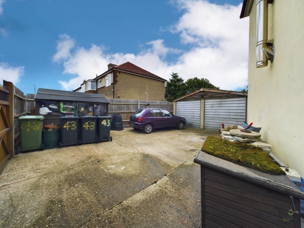 7A70BC27-602B-45D6-BFE2-4D95BCF7BC51