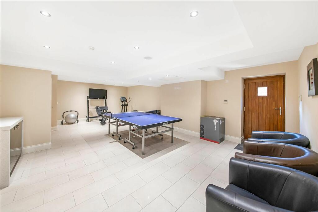 GYMNASIUM / GAMES ROOM