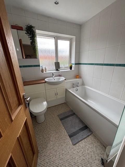 BoxwoodBath.jpg