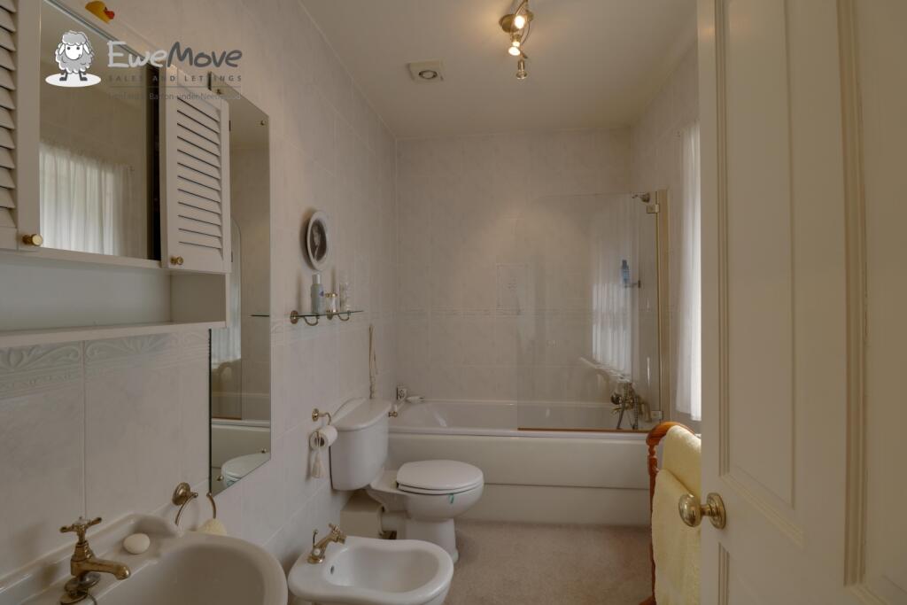 Ensuite Bathroom