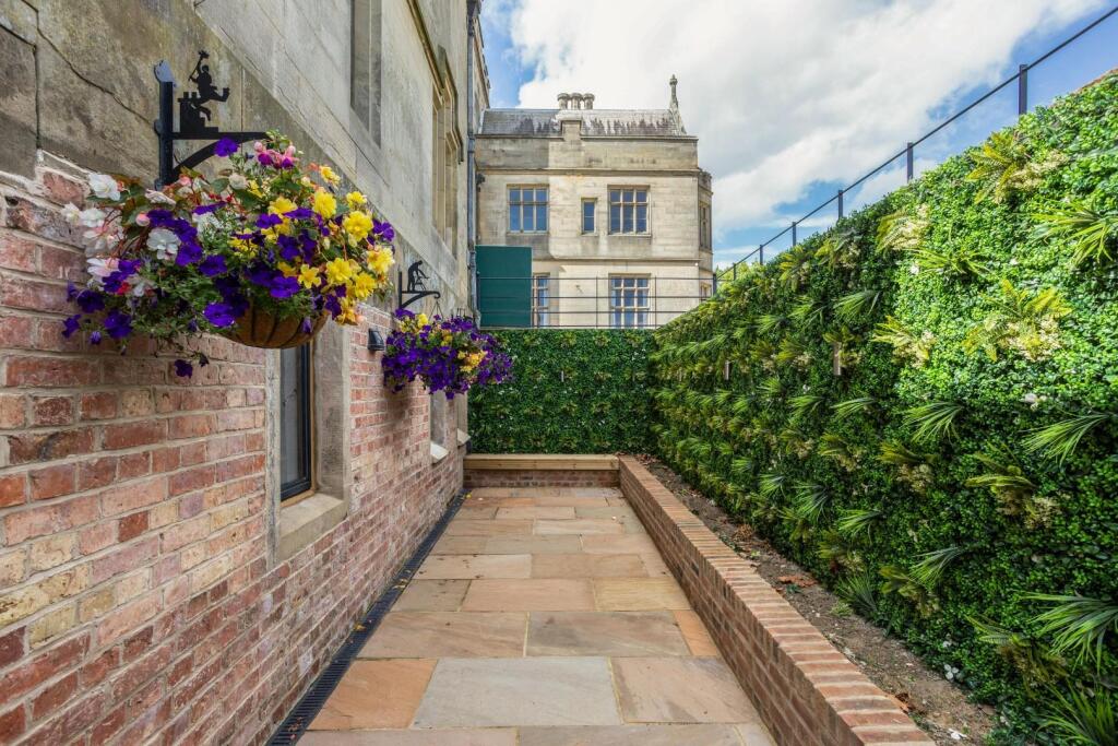 Apartment 1 302970 (2).jpg