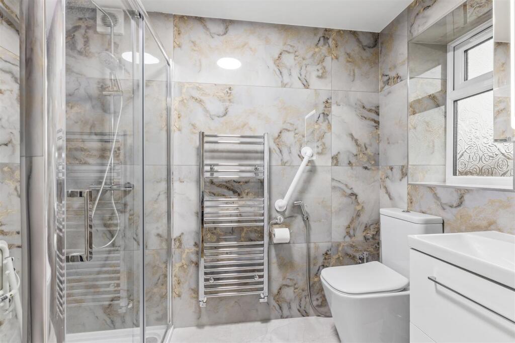 123 Walton Drive, HP13 6UA-11.jpg