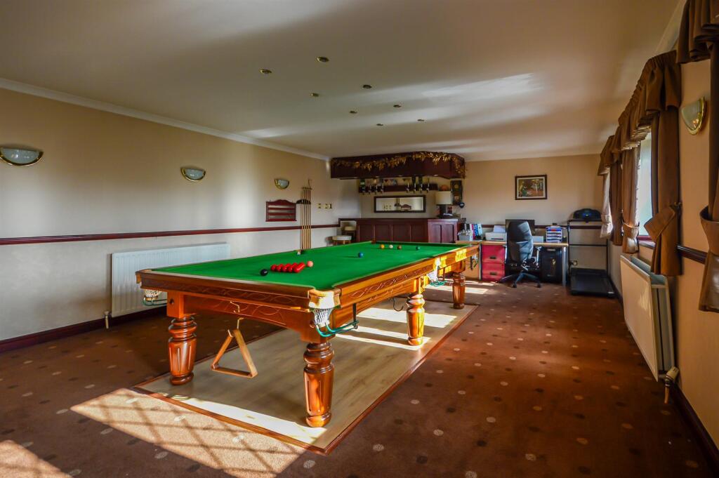 GAMES ROOM