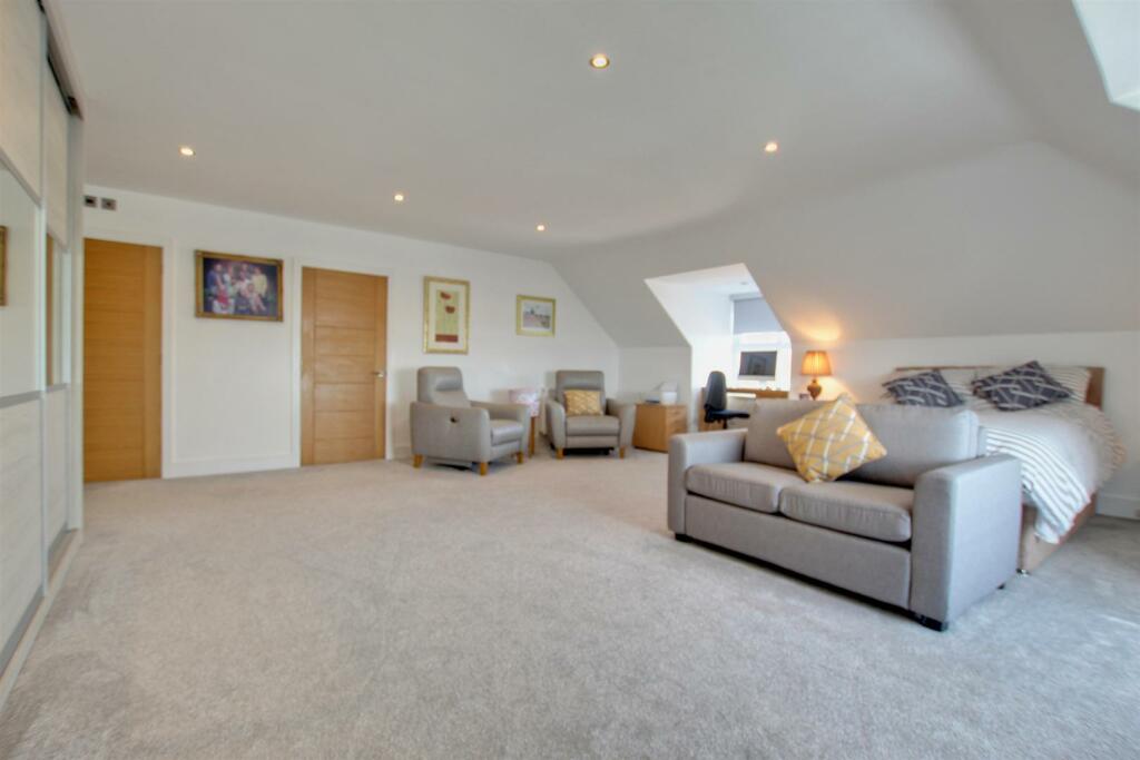MASTER SUITE