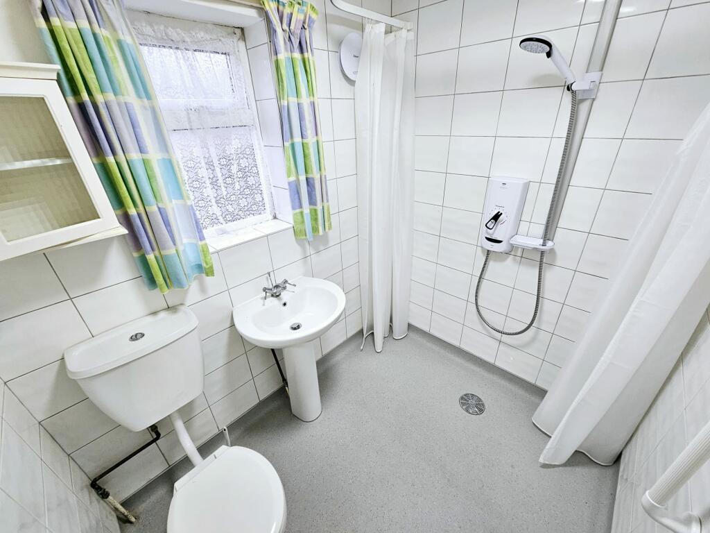 213d93c9-ff10-40e6-bb7d-b211f918a6f4