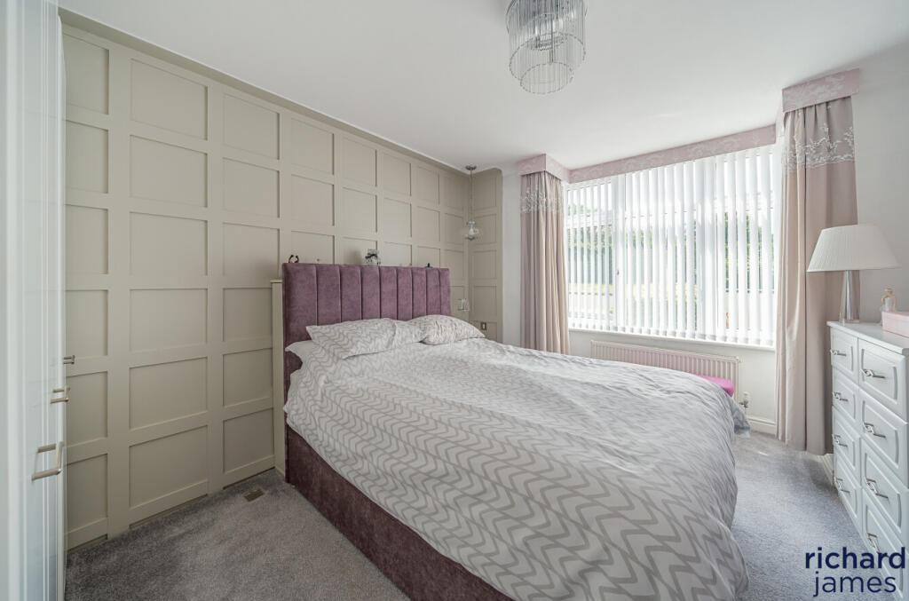 32b70b19-b2bb-43b...