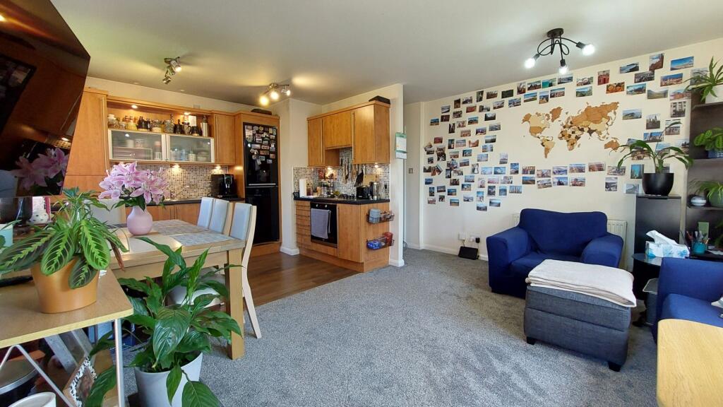 Lounge &amp; Kitchen