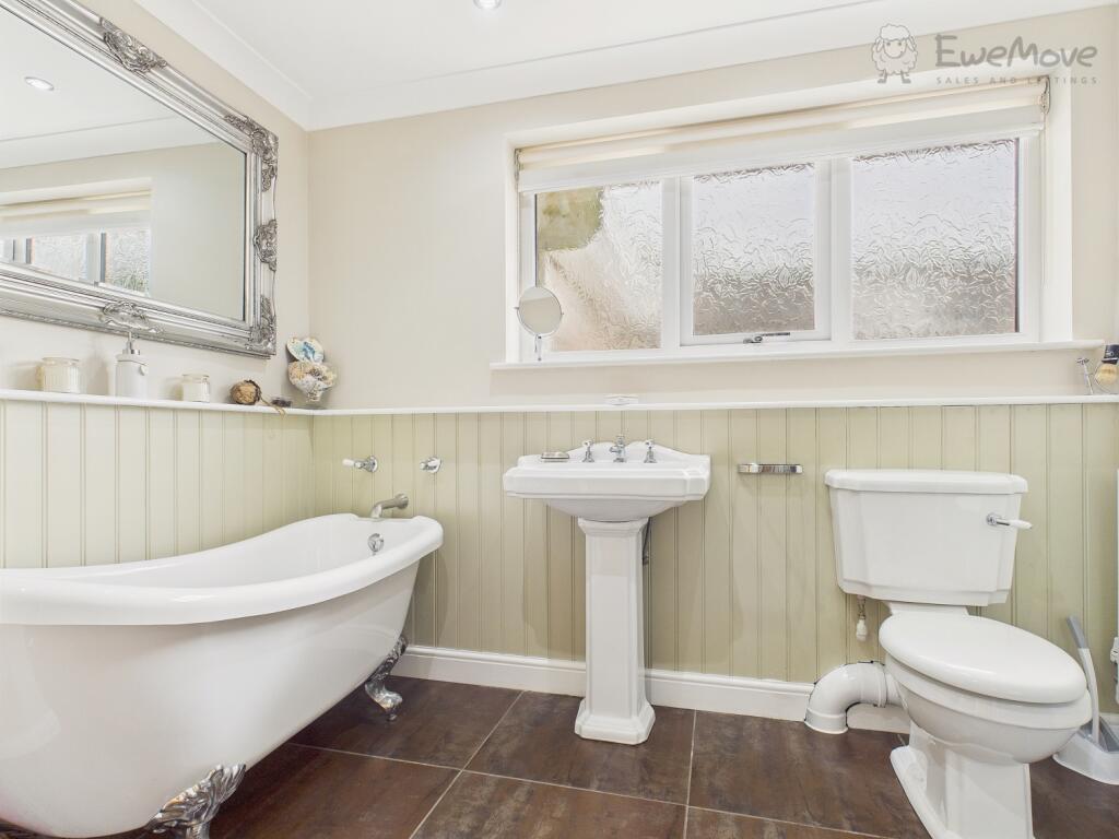 CAM03640G0-PR0048-STILL012