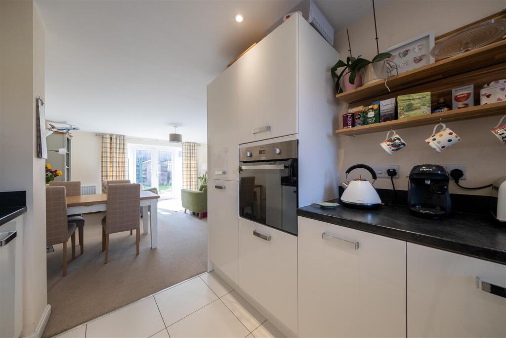 26 Holcroft Drive-007.jpg