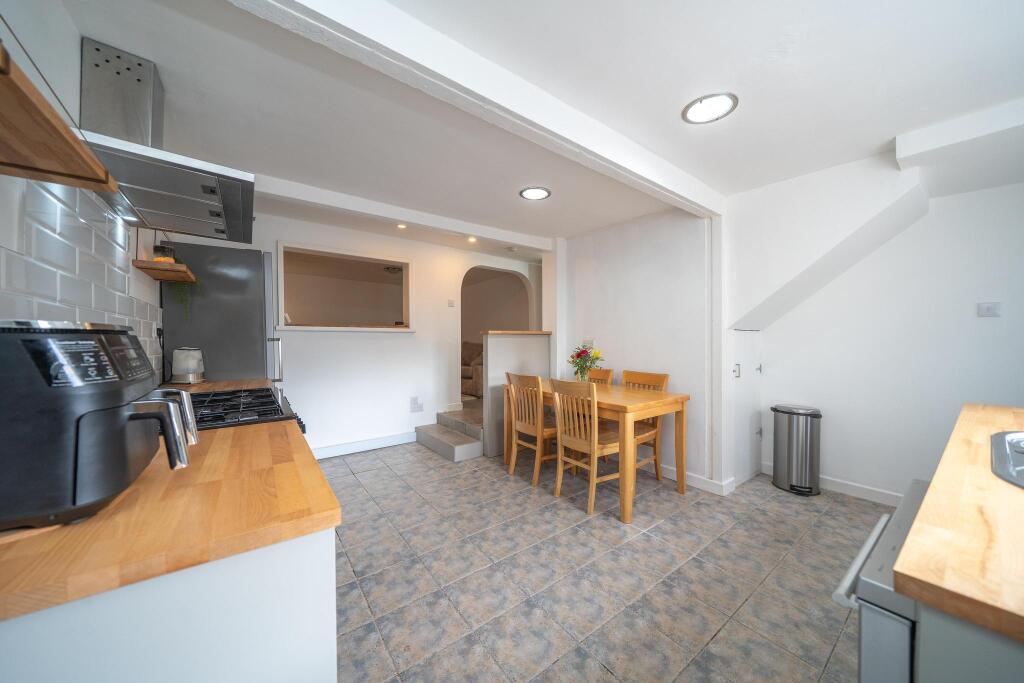 Dining Kitchen (Lower Ground Floor)