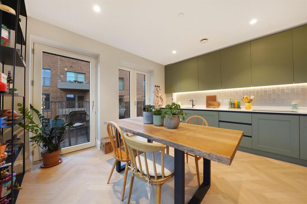 Apartment 26, 31 Royal Engineers Way - nxRTGUU0UdQ