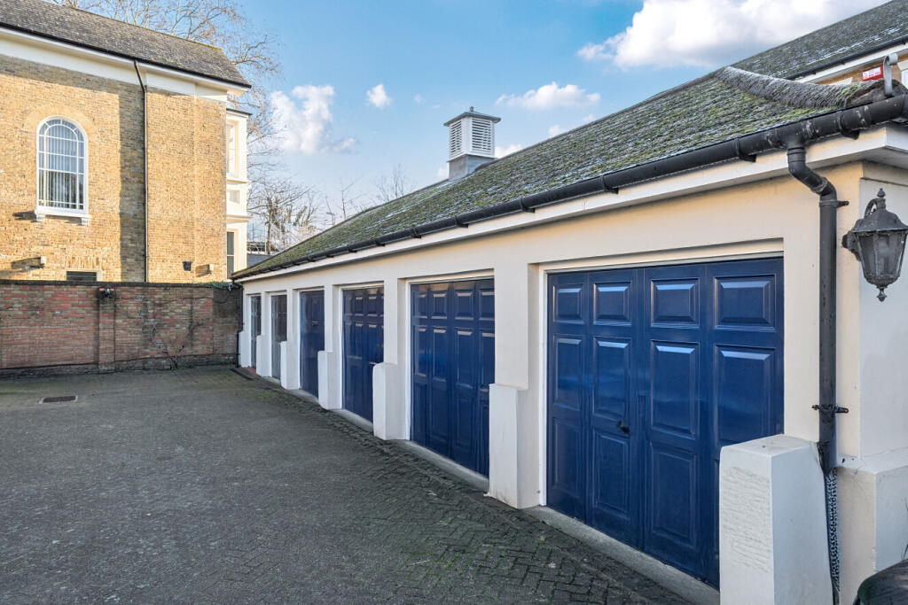 1394856-21-695e4a...