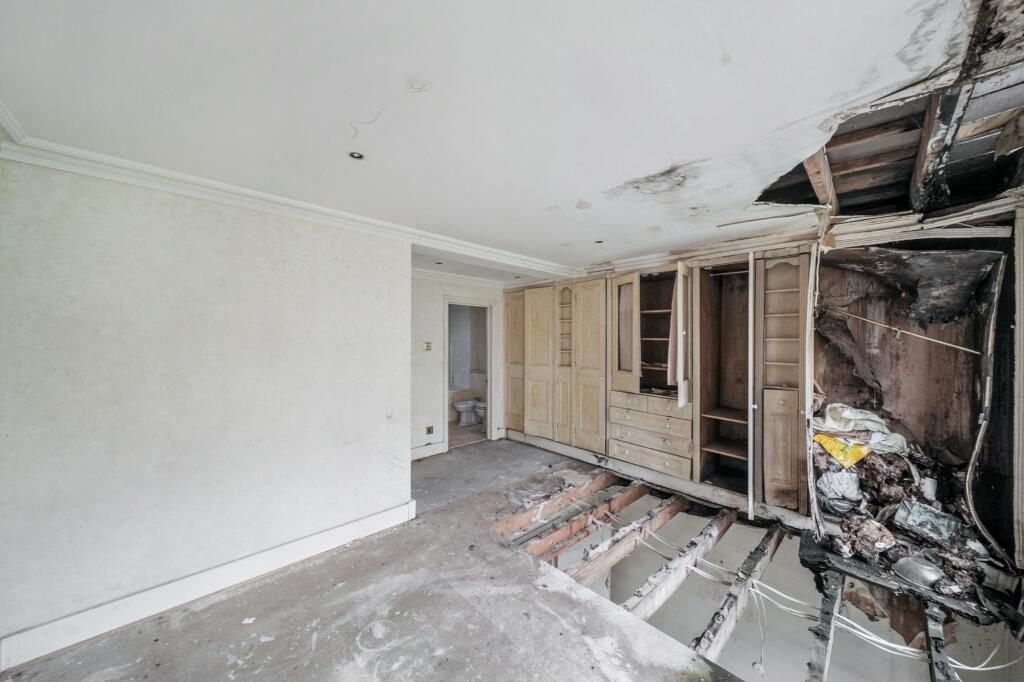 17 Yeomans Row, Kensington, London SW3 2AL