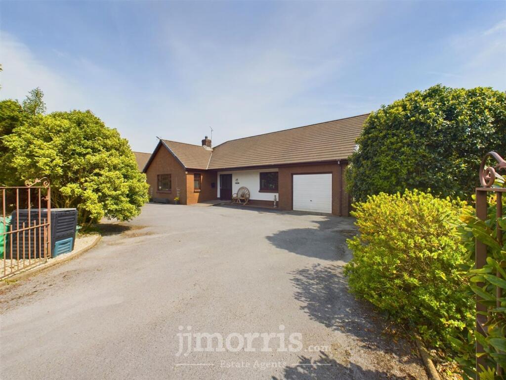 Bowls Road, Blaenporth, SA43