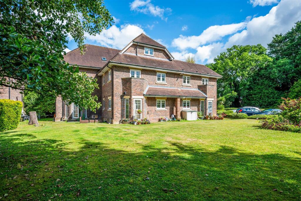 KINGSWOOD GRANGE, FLAT 24- (29).jpg