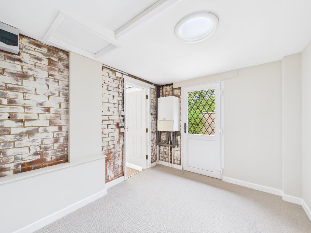 CAM02023G0-PR0178-STILL023