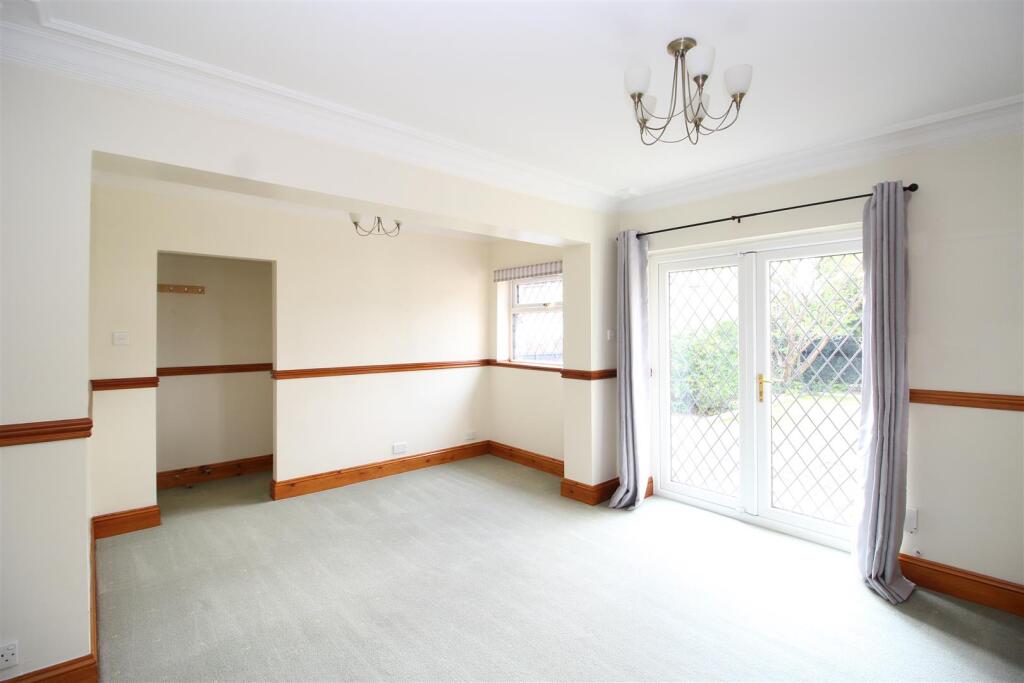 Dining room.JPG