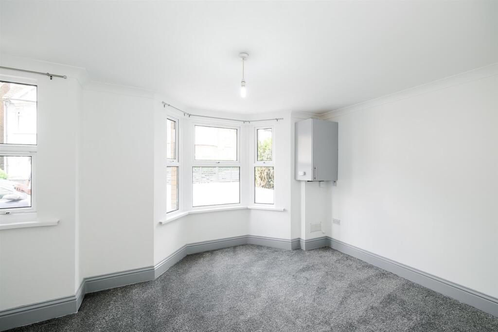 78-80 Spruce Hills Flat 2-4_web.jpg