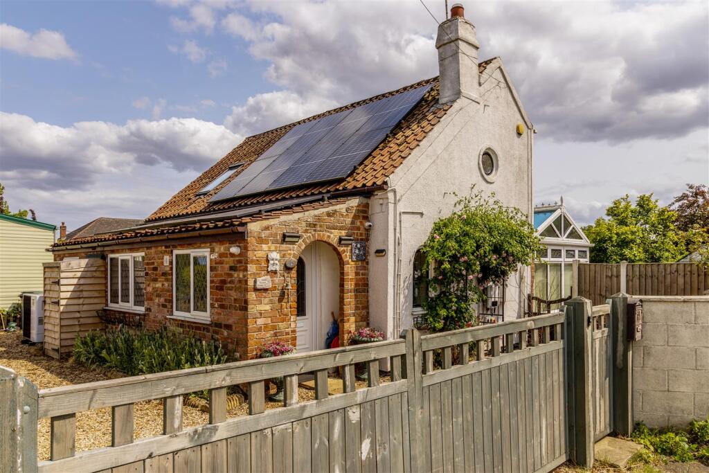 Rosy Cottage (Sibsey)-4.jpg