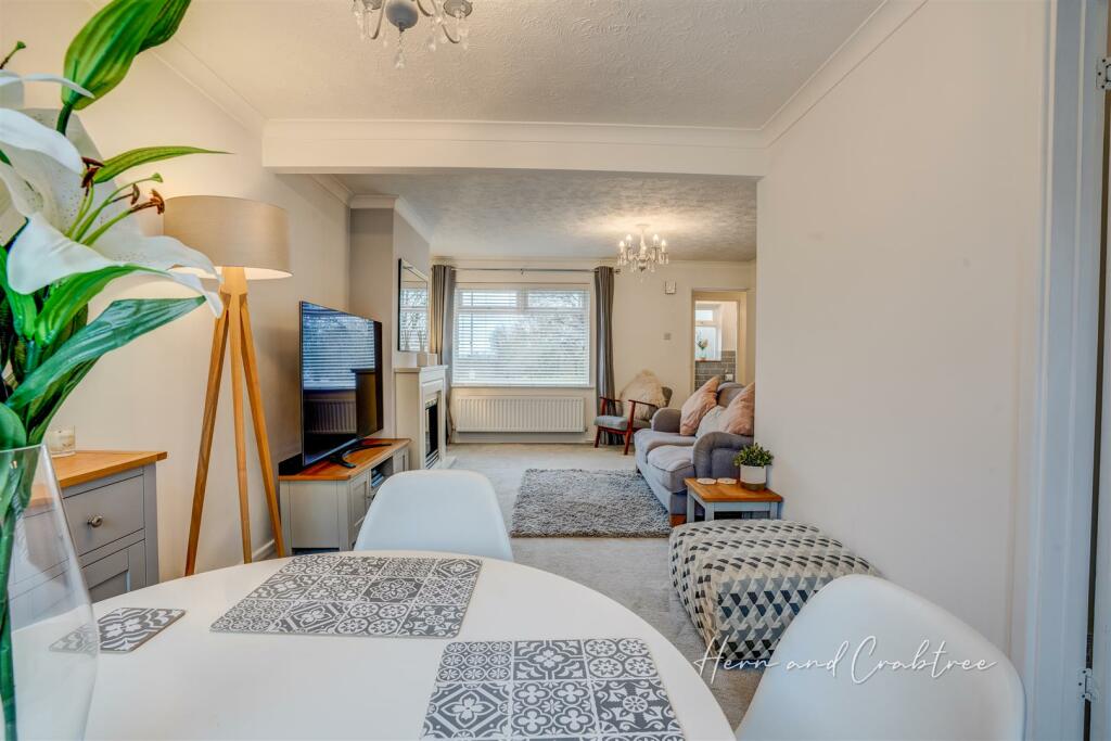 Launcelot Crescent, Thornhill, HernCrabtree (12).j