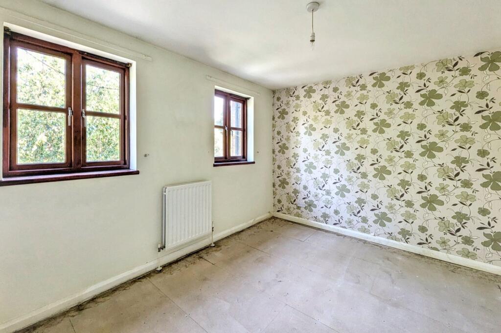 2 Pownsett Terrace, Ilford, Essex IG1 2SW