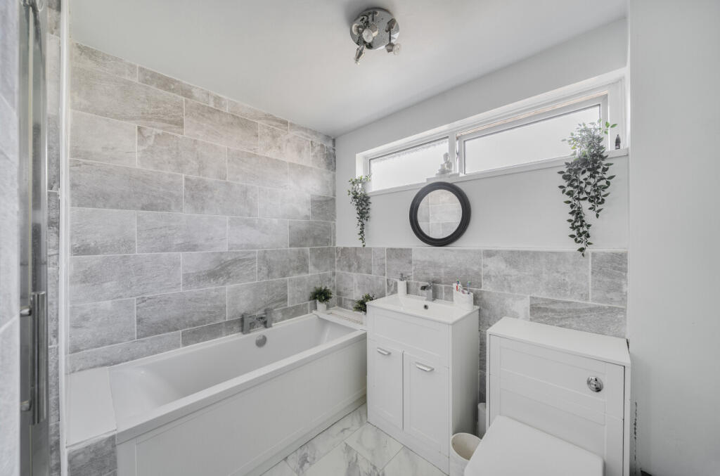 1283330136881f9aeedfc9